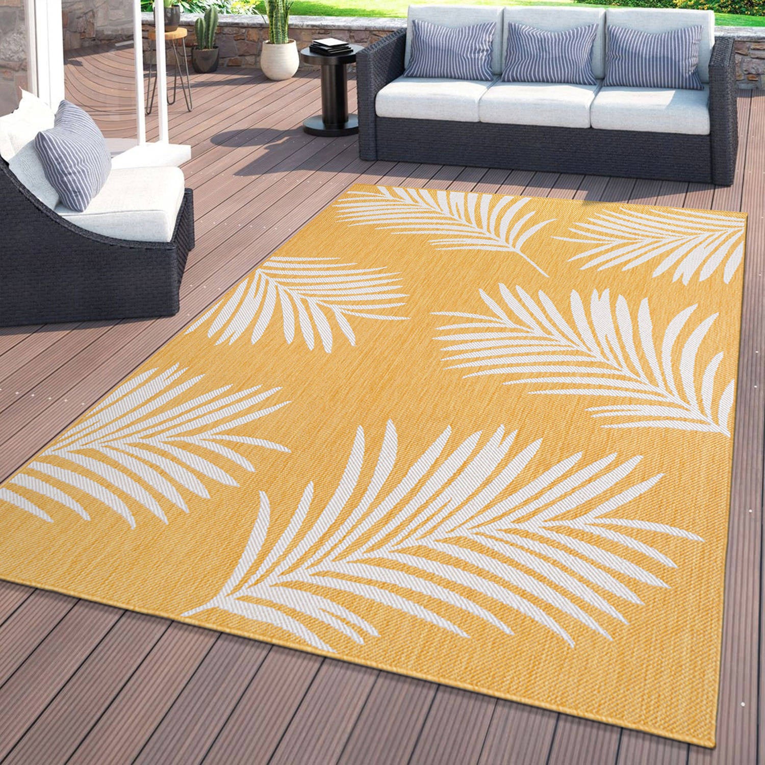 Contemporary Palm Leaves Textured Flat Weave Indoor/Outdoor Area Rug