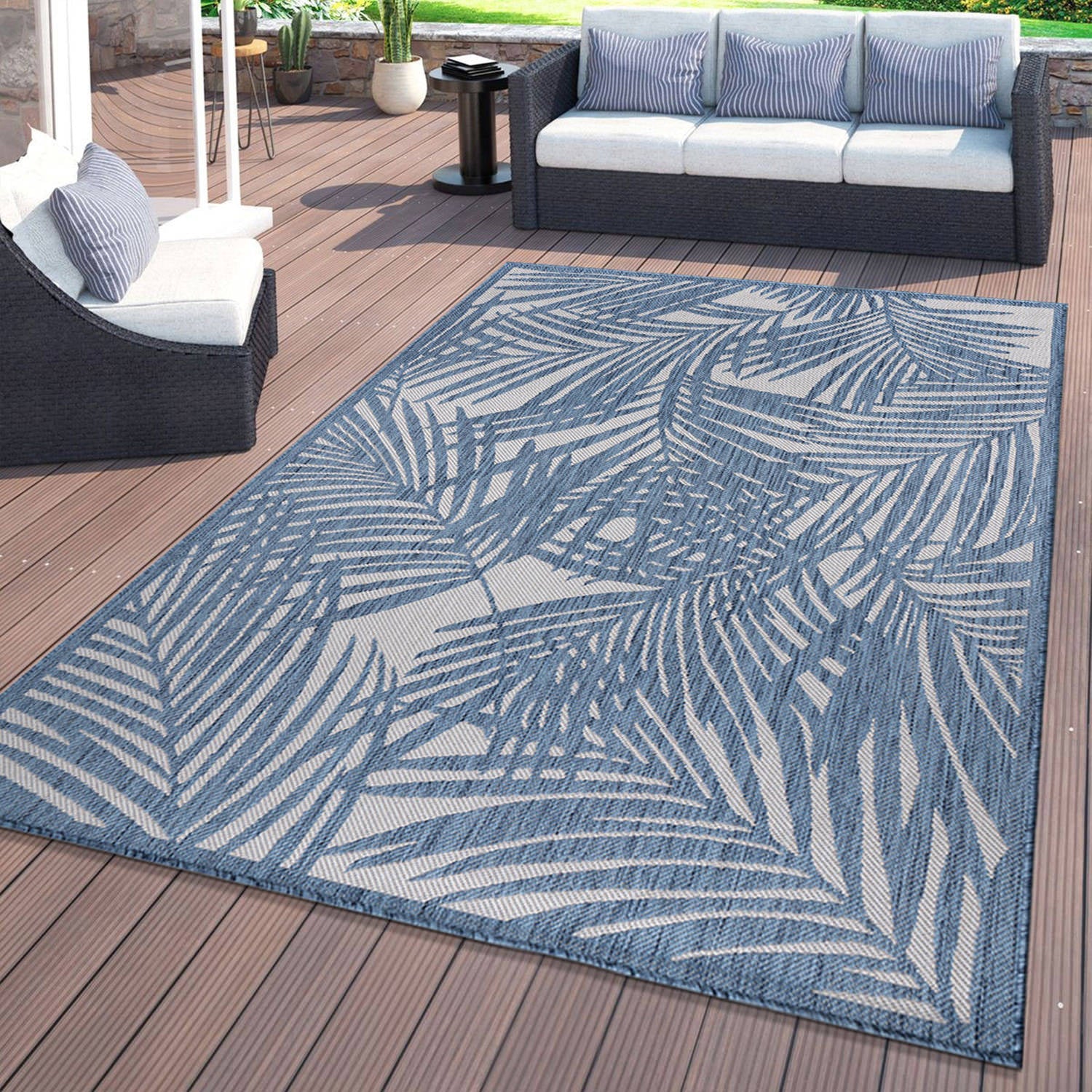 Contemporary Palm Leaf Textured Flat Weave Indoor/Outdoor Area Rug