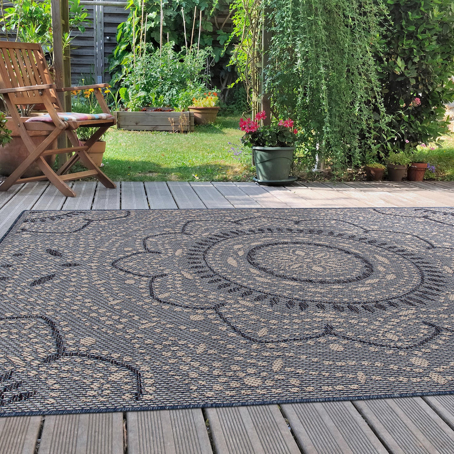 Portia Oriental Medallion Indoor/Outdoor Area Rug