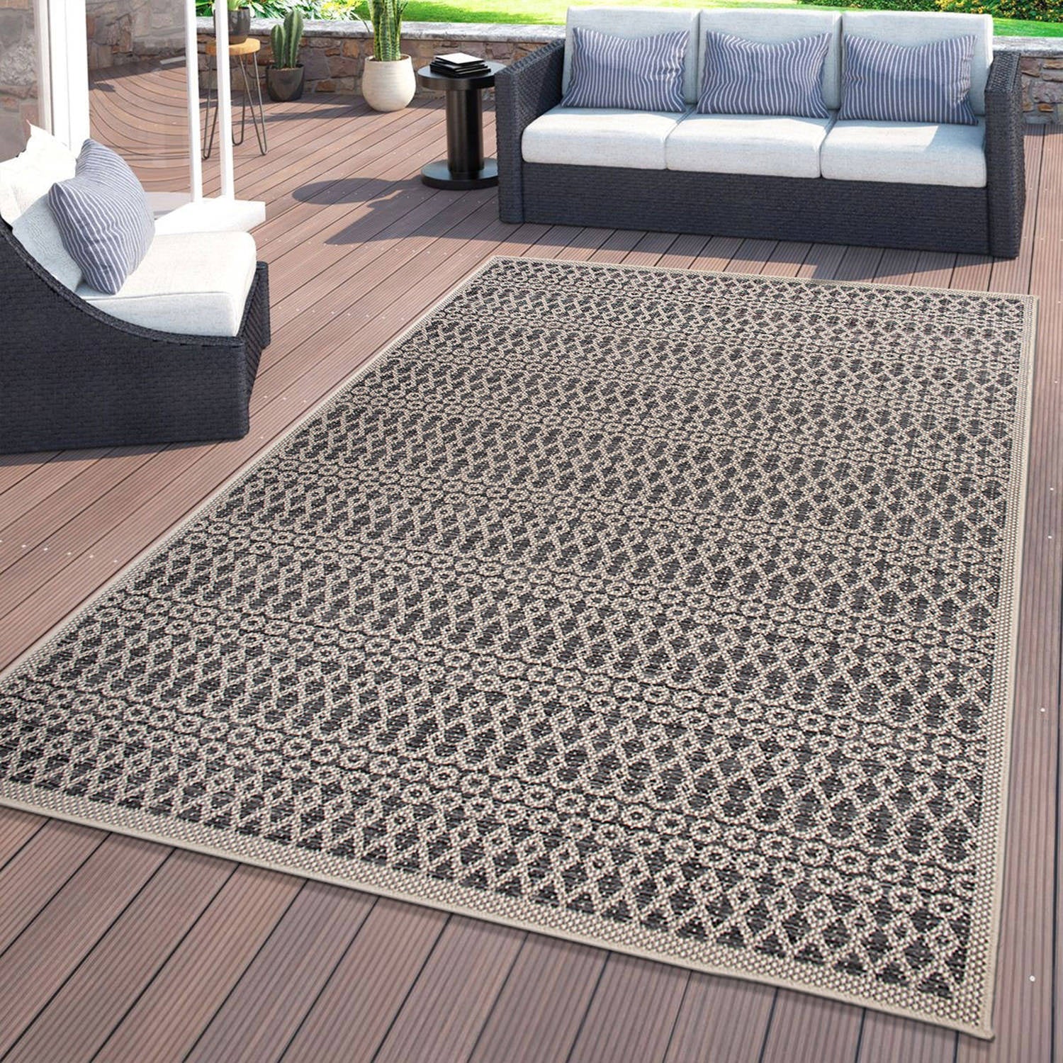 Contemporary Trellis Indoor/Outdoor Area Rug