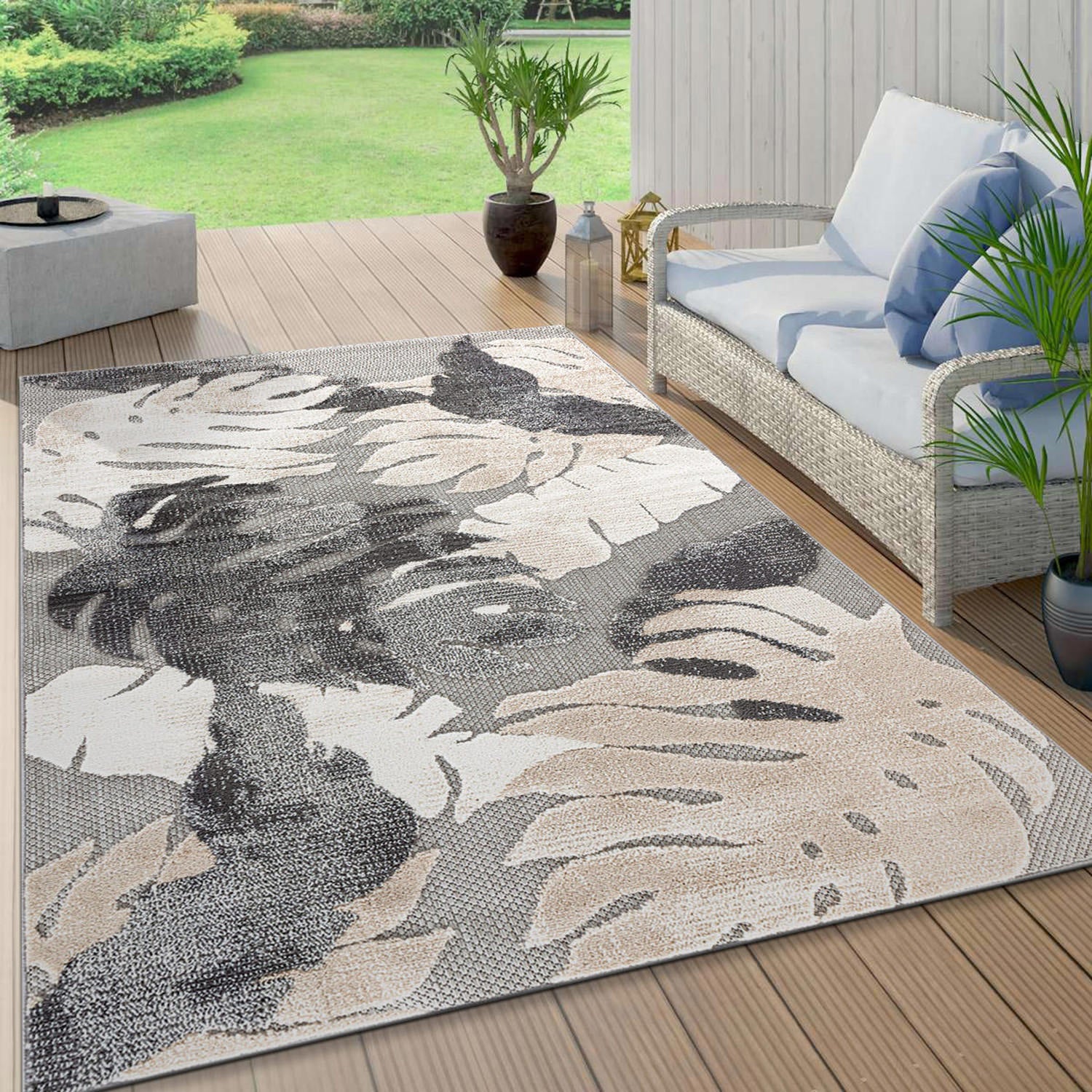 Arles Palm Floral Leaves Indoor/Outdoor Area Rug