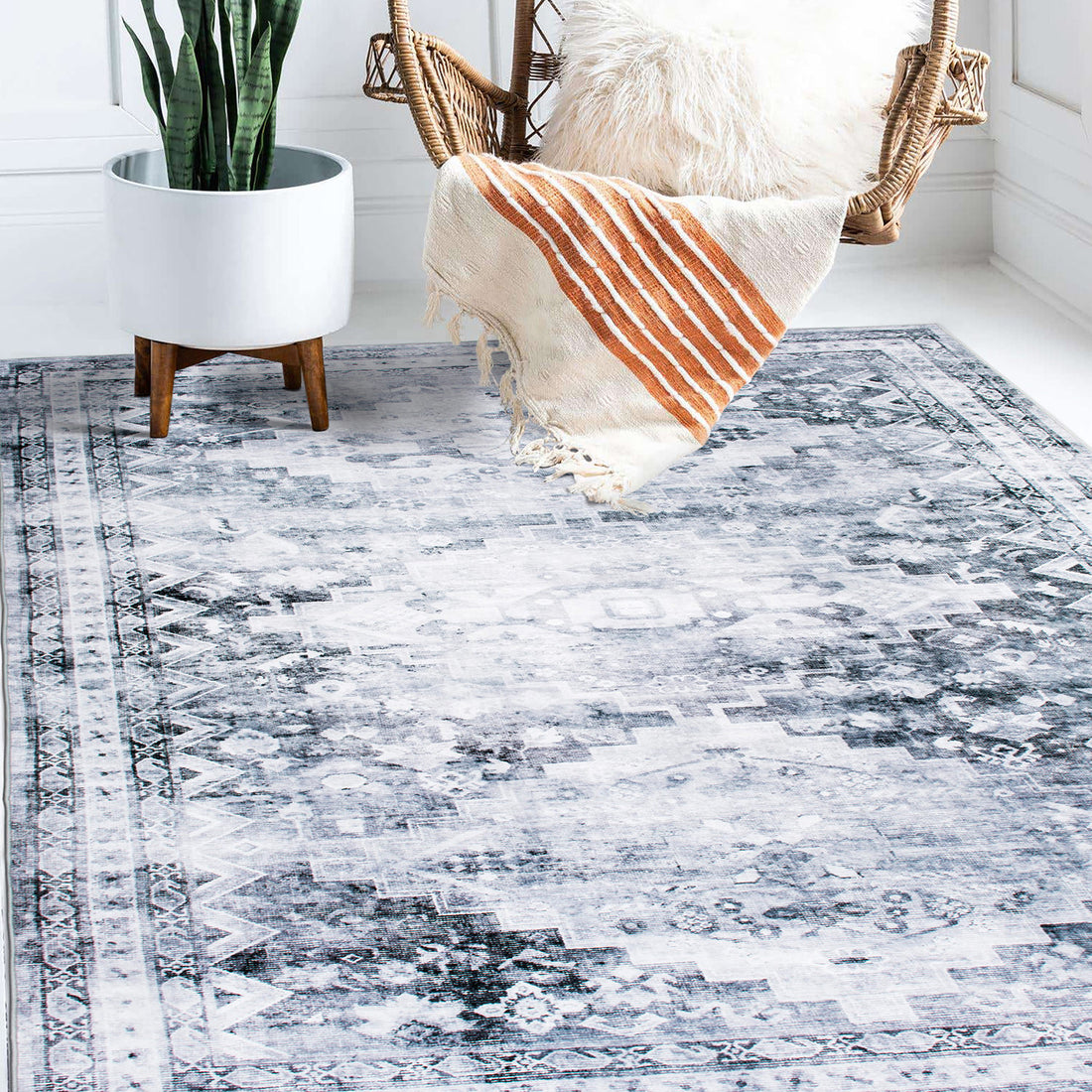 Distressed Transitional Machine Washable Area Rug